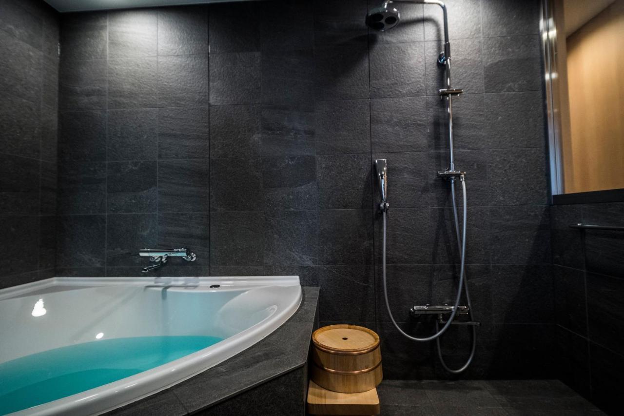 Kyoto Shijo Takakura Hotel Grandereverie Екстер'єр фото